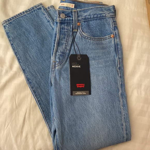 Levi’s Wedgie Icon in Athens Pushed - Picture 7 of 7